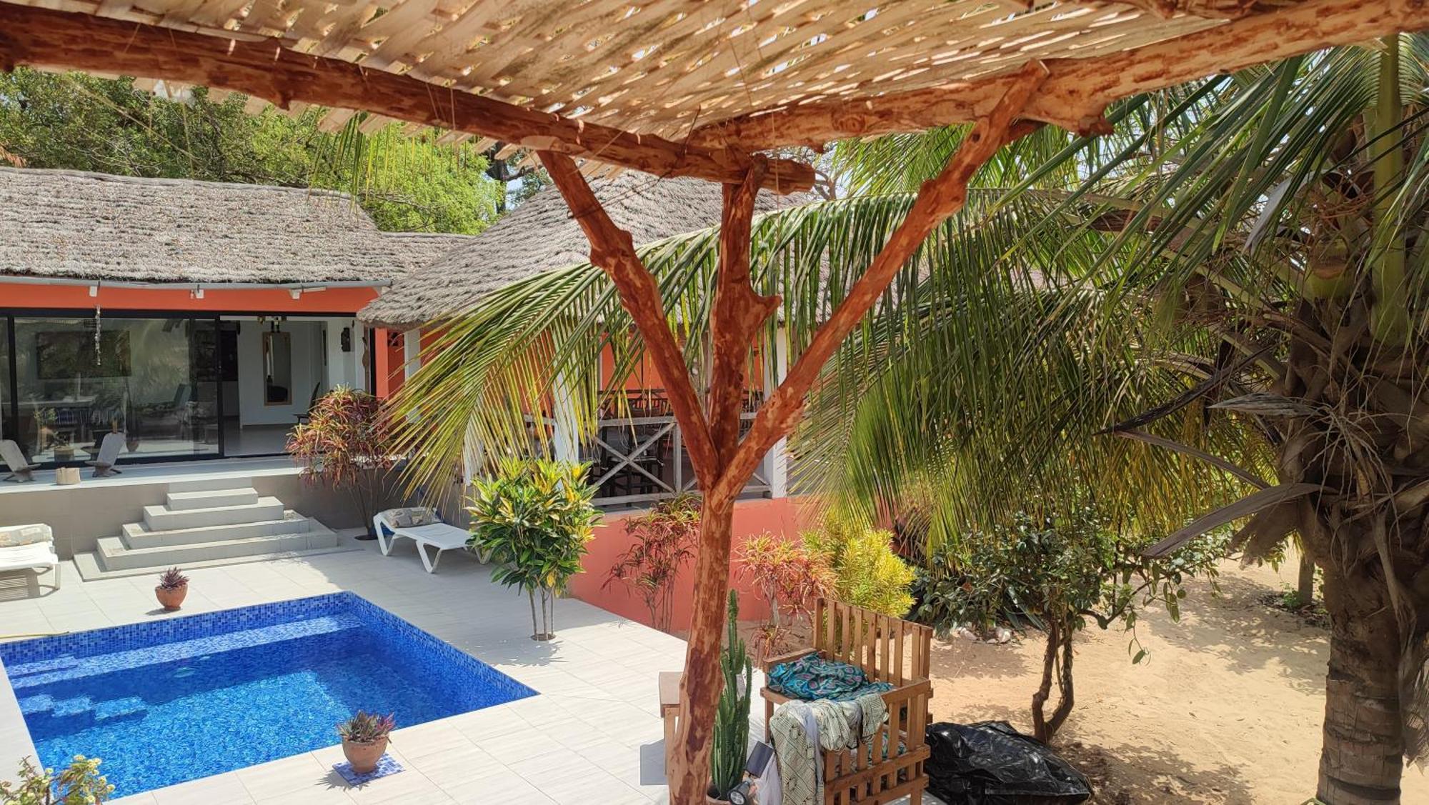 Akine Ti Kasso Piscine Hotel Diembéreng Exterior foto